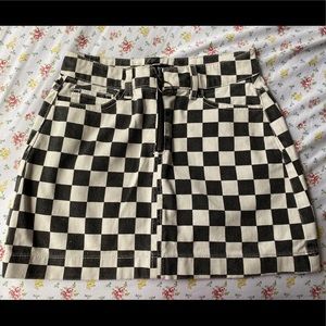Never Worn checkered UO skirt